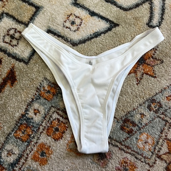 New Zaful White Ribbed Strapless Bikini - Picture 5 of 8